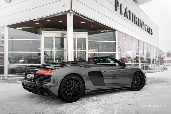Audi R8 2 of 5