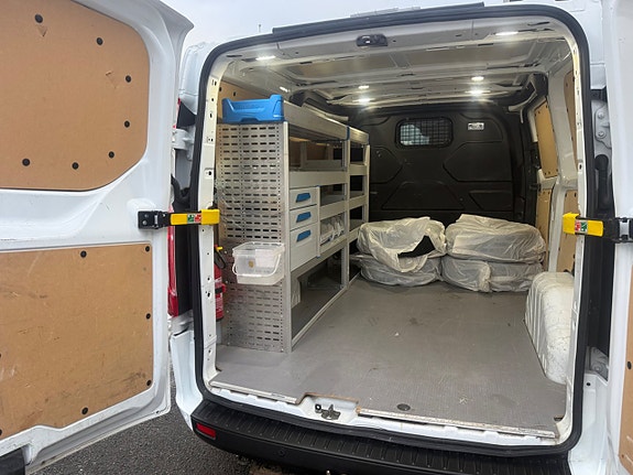 Ford Transit Custom 8 of 11