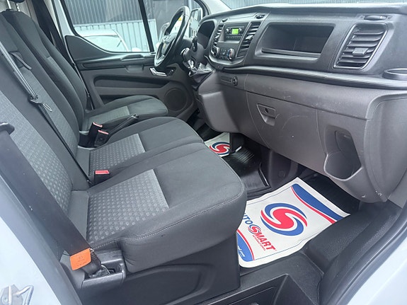 Ford Transit Custom 6 of 11