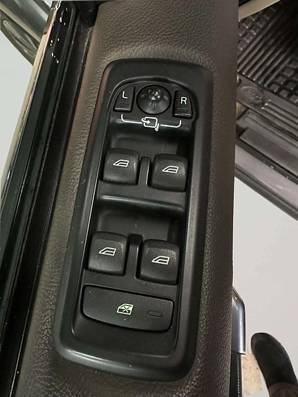 Land Rover Discovery 17 of 19