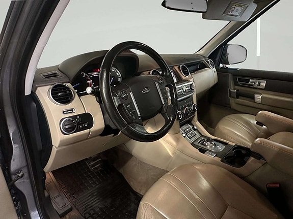 Land Rover Discovery 16 of 19