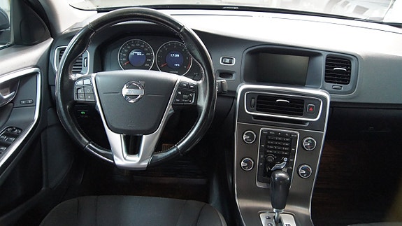 Volvo S60 8 of 10