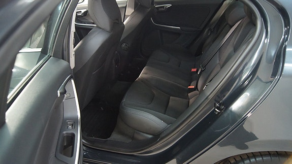 Volvo S60 6 of 10