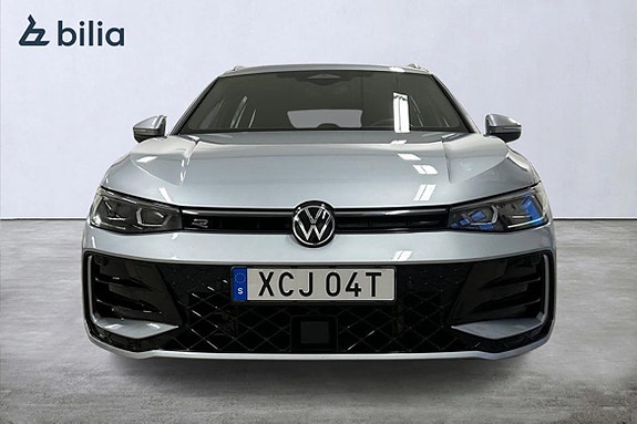 Volkswagen Passat 8 of 26