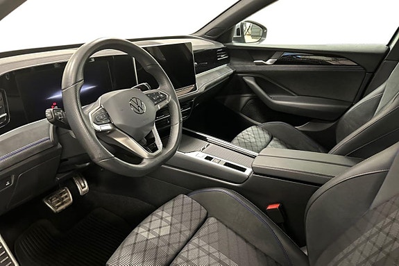 Volkswagen Passat 19 of 26