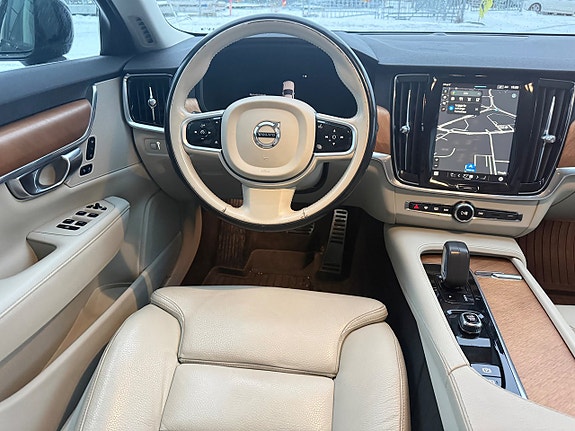 Volvo V90 10 of 11