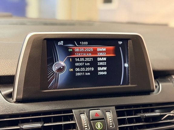BMW 218 18 of 22