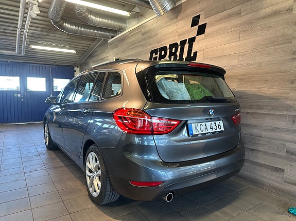 BMW 218 3 of 5