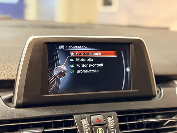 BMW 218 19 of 22