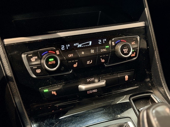 BMW 218 14 of 22