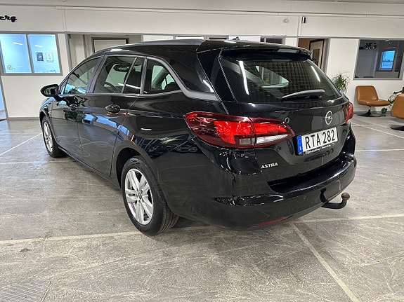 Opel Astra 4 of 5