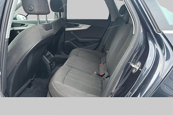 Audi A4 9 of 16