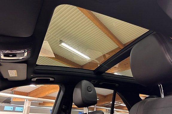 Mercedes-Benz GLE300 d 16 of 26