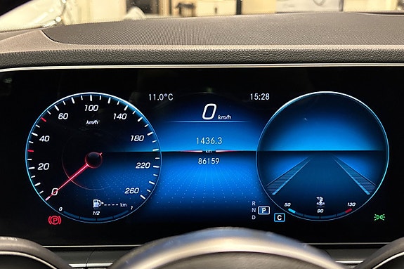 Mercedes-Benz GLE300 d 13 of 26
