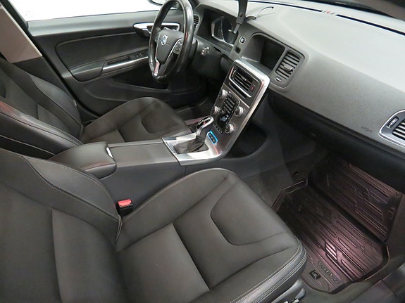 Volvo V60 9 of 18