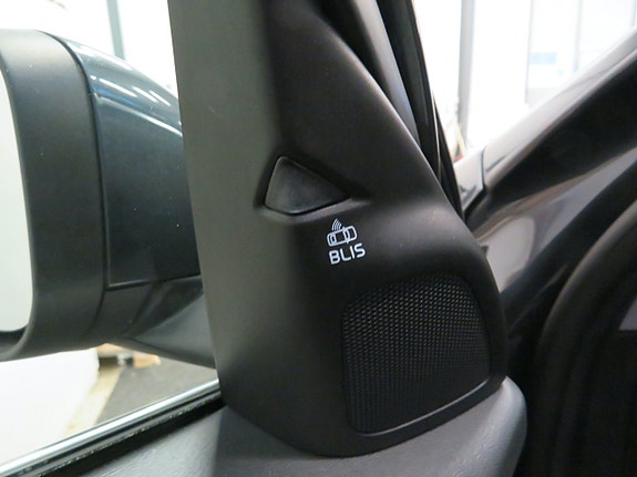 Volvo V60 13 of 18