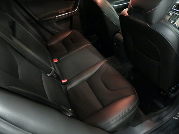 Volvo V60 8 of 18