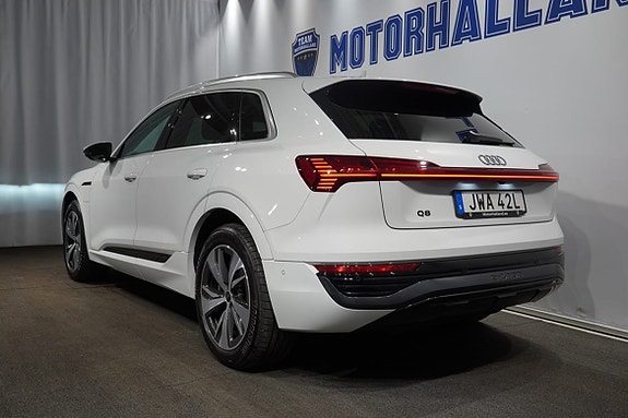 Audi Q8 3 of 18