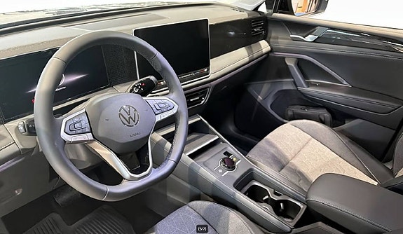 Volkswagen Tiguan 4 of 5