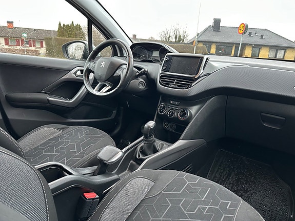 Peugeot 2008 12 of 14