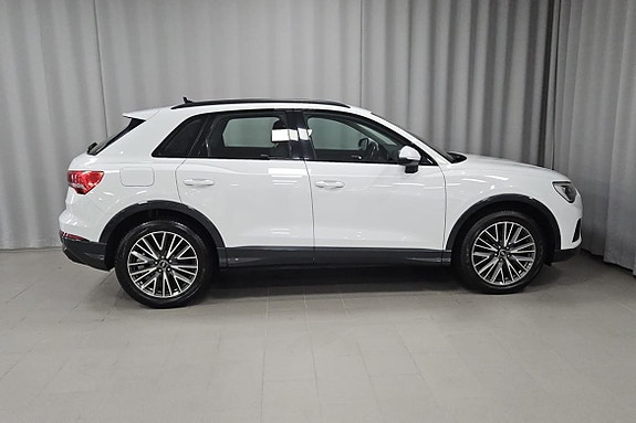 Audi Q3 4 of 5