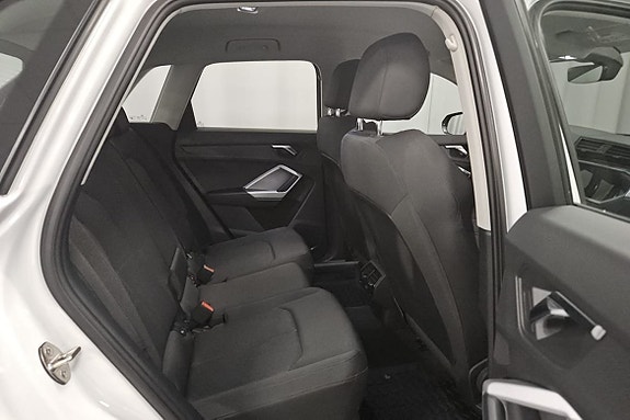 Audi Q3 9 of 12