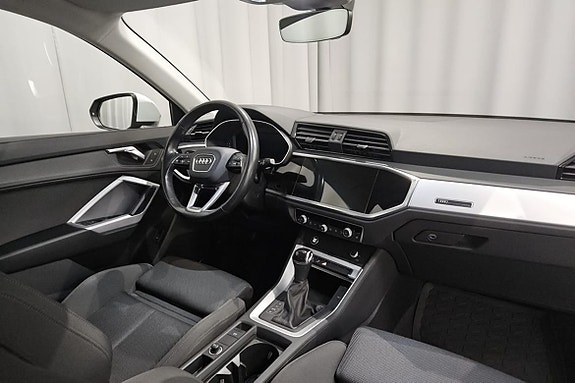 Audi Q3 8 of 12