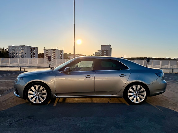 Saab 9-5 2 of 5