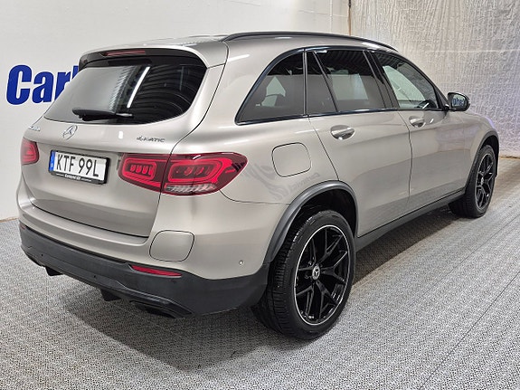 Mercedes-Benz GLC300 de 4 of 5