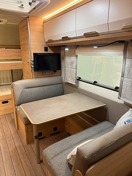 Knaus 540 FDK Südwind 60 Years Jubileum Förtält Full utrustad 1 Ägare 20 of 30