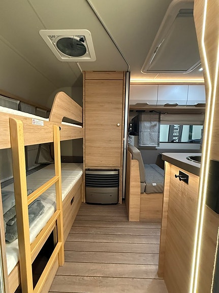 Knaus 540 FDK Südwind 60 Years Jubileum Förtält Full utrustad 1 Ägare 9 of 30
