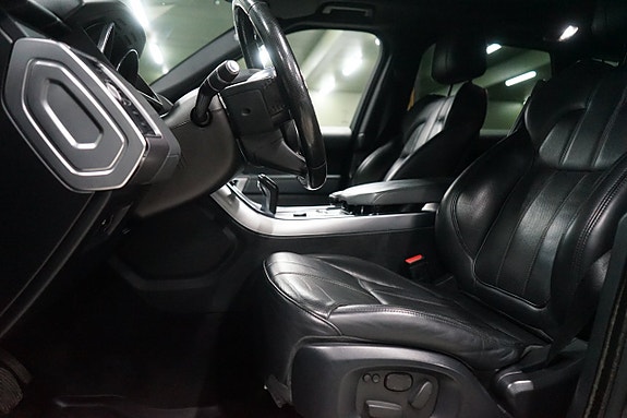 Land Rover Range Rover Sport 14 of 22