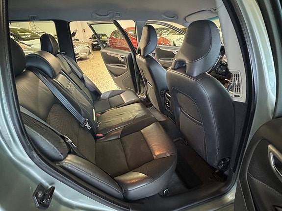 Volvo V70 14 of 17