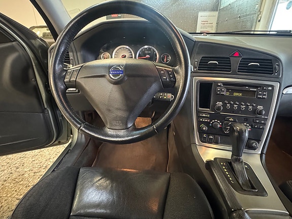 Volvo V70 9 of 17