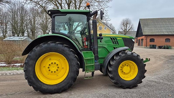 John Deere 6210R