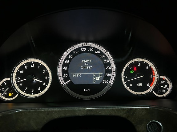 Mercedes-Benz E350 16 of 27