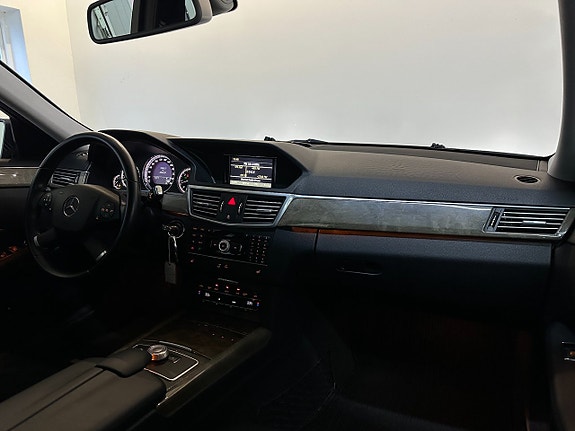 Mercedes-Benz E350 10 of 27