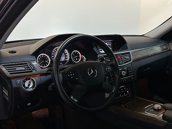 Mercedes-Benz E350 7 of 27