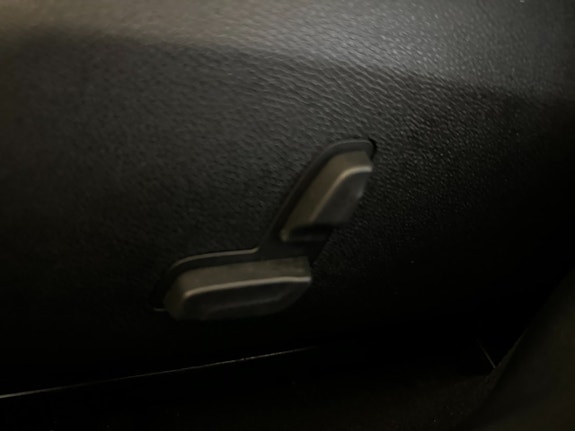 Mercedes-Benz E350 9 of 27