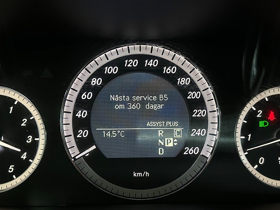Mercedes-Benz E350 17 of 27