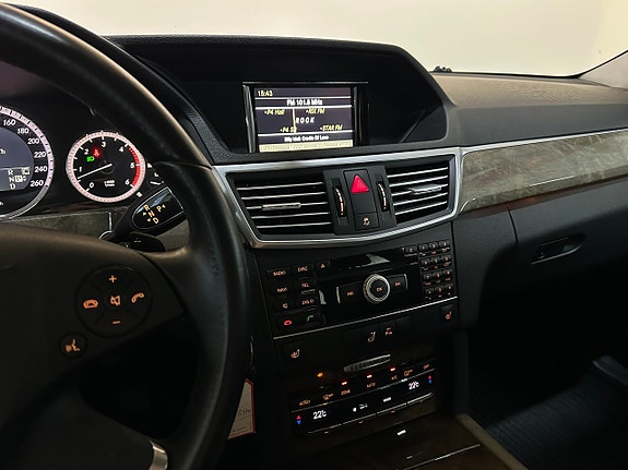 Mercedes-Benz E350 18 of 27