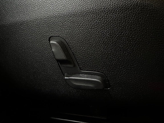 Mercedes-Benz E350 12 of 27