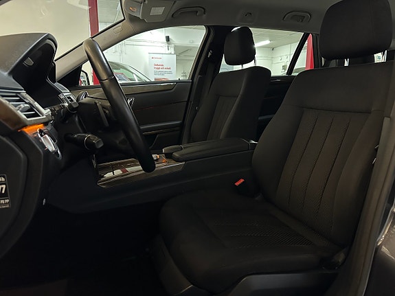Mercedes-Benz E350 8 of 27