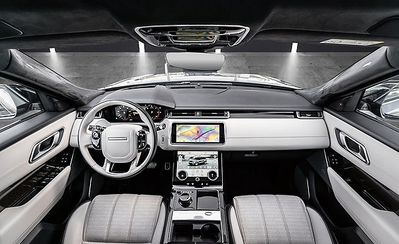 Land Rover Range Rover Velar 17 of 26