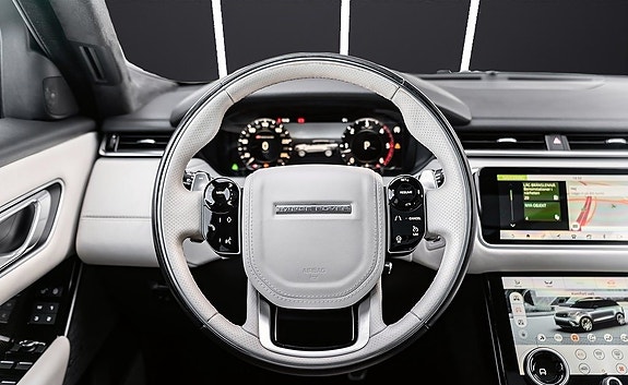 Land Rover Range Rover Velar 14 of 26