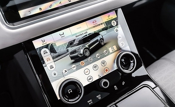 Land Rover Range Rover Velar 15 of 26