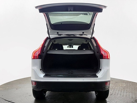Volvo XC60 8 of 25