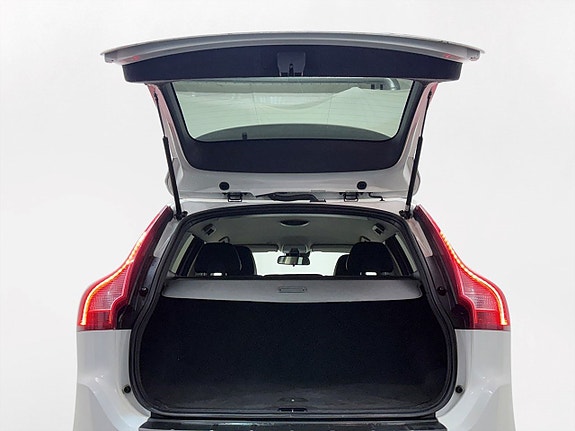 Volvo XC60 25 of 25