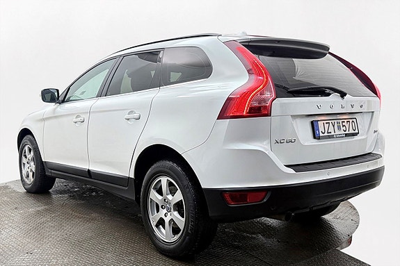 Volvo XC60 9 of 25