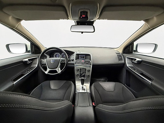 Volvo XC60 14 of 25